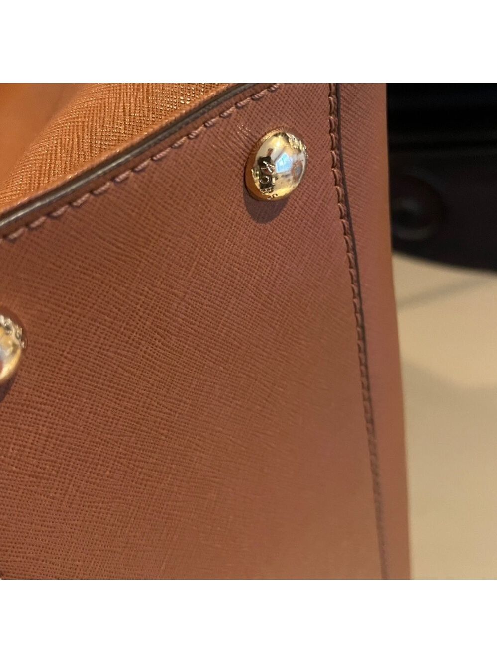 Michael Kors Large Hamilton Bag - Picture 4 of 16